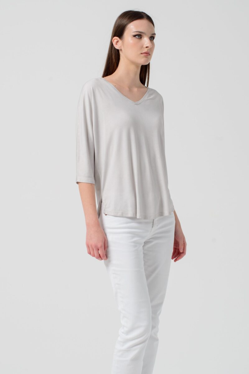 arisum Kimora T-Shirt „Platino“ – Damen Shirt in elegantem Hellgrau - Image 2